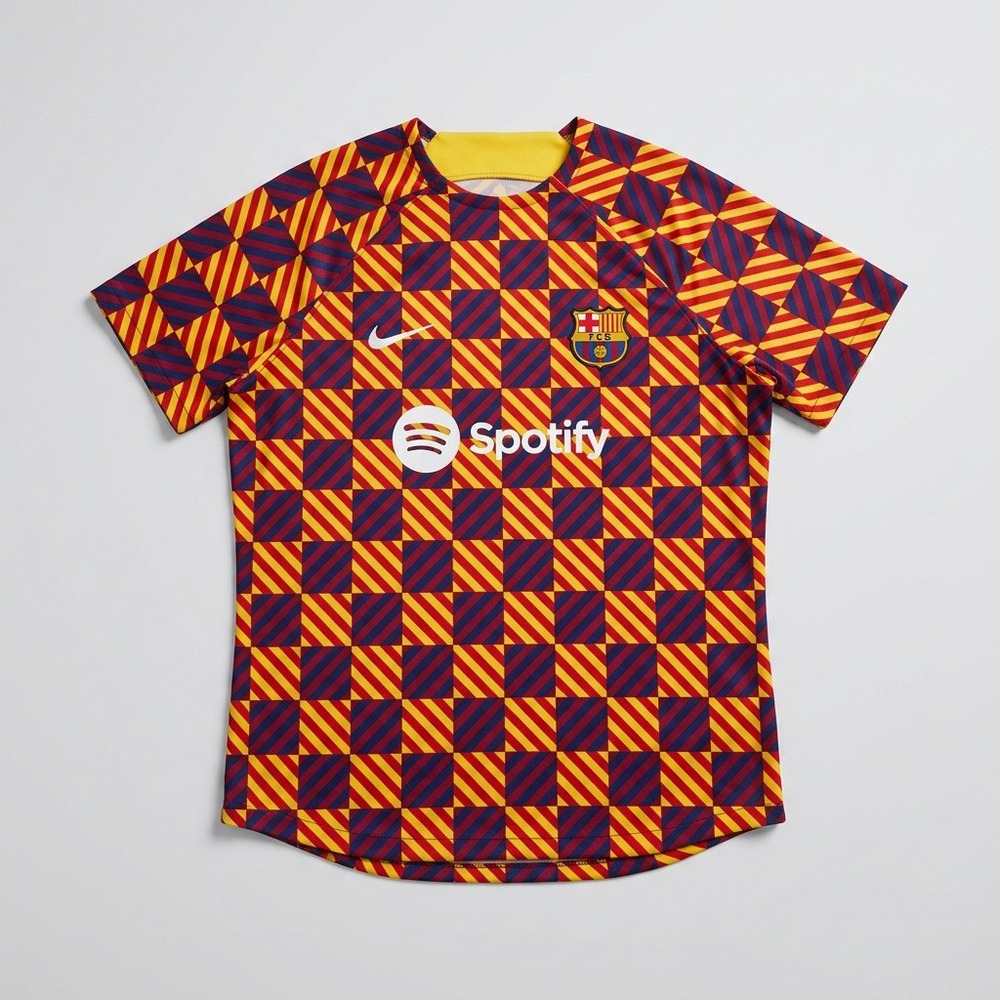 Nike FC Barcelona Womens Pre-Match Soccer Jersey Large DR4910-729 Senyera NWT